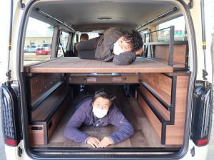 ハイエースバンディーゼル4WD　特設カラーライトイエロー