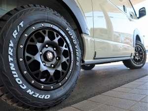 ハイエースバンディーゼル4WD　特設カラーライトイエロー