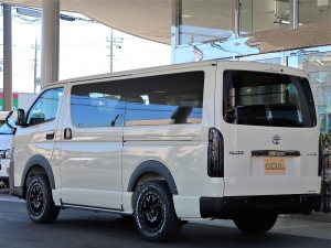ハイエースバンディーゼル4WD　特設カラーライトイエロー