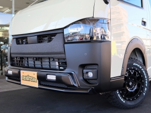 ハイエースバンディーゼル4WD　特設カラーライトイエロー