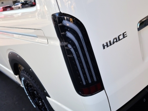 ハイエースバンディーゼル4WD　特設カラーライトイエロー