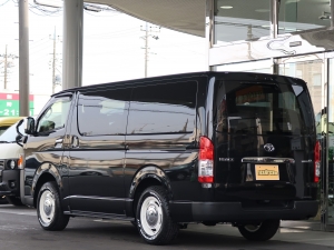 ハイエースバンディーゼル4WD　丸目カスタム　ネオクラシック