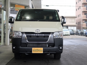 ハイエースバンディーゼル4WD　丸目カスタム　ネオクラシック