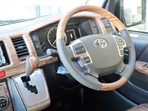 ハイエースバンディーゼル4WD　丸目カスタム　ネオクラシック