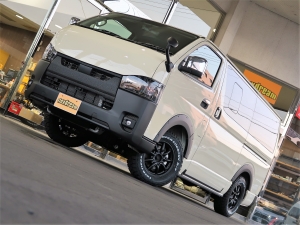 ハイエースバンディーゼル4WD　丸目カスタム　ネオクラシック