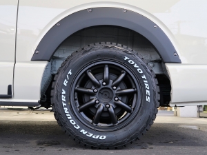 ハイエースバンディーゼル4WD　丸目カスタム　ネオクラシック