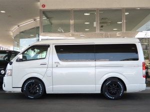 ハイエースワゴン新車コンプリート　ハイエースワゴン２ＷＤ