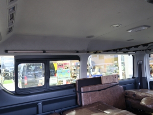 ハイエースワゴン内装架装FD-BOX2　車中泊できる街乗り仕様車