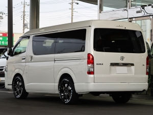 ハイエースワゴン新車コンプリート　ハイエースワゴン２ＷＤ