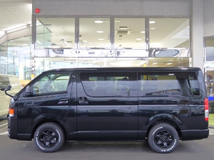 ハイエースバン新車アウトレット丸目カスタム　　ネオクラシック
