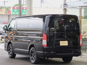 ハイエースバン新車アウトレット丸目カスタム　　ネオクラシック