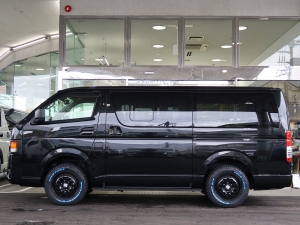 ハイエースバンディーゼル4WD　丸目カスタム　ネオクラシック