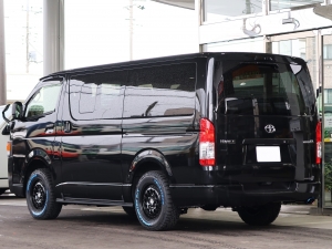 ハイエースバンディーゼル4WD　丸目カスタム　ネオクラシック