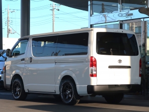 ハイエースバンディーゼル4WD　丸目カスタム　ネオクラシック