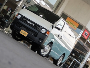 ハイエースバン丸目カスタム　　ネオクラシック