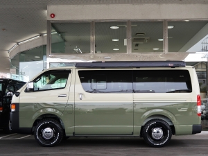 ハイエースバンディーゼル4WD　丸目カスタム　ネオクラシック