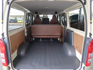 ハイエースバンDX　4WD　ディーゼル　丸目