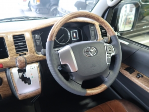 ハイエースバンDX　4WD　ディーゼル　丸目