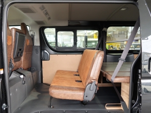 ハイエースバンDX　4WD　ディーゼル　丸目