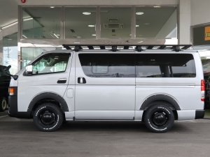 ハイエースバンディーゼル4WD　丸目カスタム　ネオクラシック