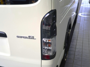 ハイエースバン新車アウトレットディーゼル4WD　上げ系4WDカスタム