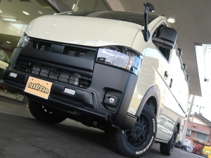 ハイエースバン新車アウトレットディーゼル4WD　上げ系4WDカスタム