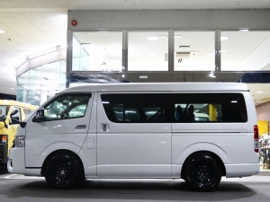 ハイエースワゴン新車コンプリート　ハイエースワゴン２ＷＤ