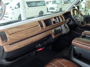 ハイエースワゴン１０人乗り　車中泊できる街乗り仕様車