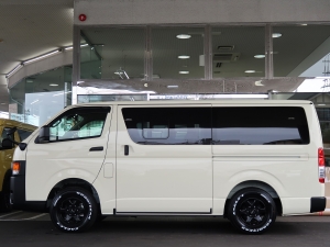 ハイエースバンディーゼル4WD　丸目カスタム　ネオクラシック