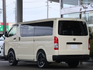 ハイエースバンディーゼル4WD　丸目カスタム　ネオクラシック