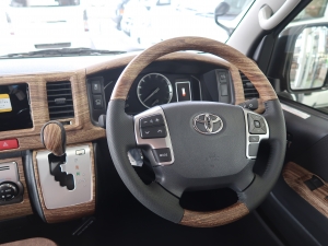 ハイエースバンディーゼル4WD　丸目カスタム　ネオクラシック
