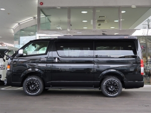 ハイエースバンディーゼル4WD　丸目カスタム　ネオクラシック