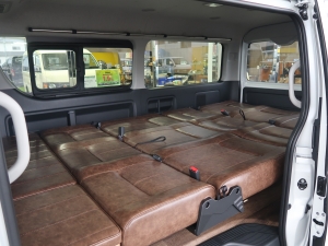 ハイエースワゴン１０人乗り　車中泊できる街乗り仕様車