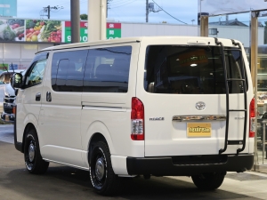 ハイエースバン一部改良後 安全装備追加