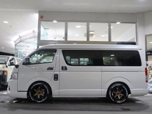 ハイエースワゴン新車コンプリート　ハイエースワゴン２ＷＤ
