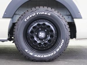 ハイエースバンディーゼル4WD　丸目カスタム　ネオクラシック