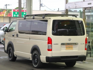 ハイエースバンディーゼル4WD　丸目カスタム　ネオクラシック