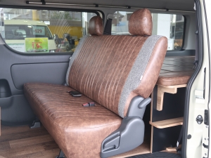 ハイエースバンディーゼル4WD　丸目カスタム　ネオクラシック