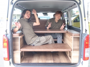 ハイエースバンディーゼル4WD　丸目カスタム　ネオクラシック