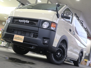 ハイエースバンディーゼル4WD　丸目カスタム　ネオクラシック