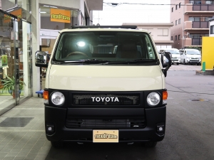 ハイエースバンディーゼル4WD　丸目カスタム　ネオクラシック