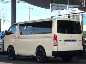 ハイエースバンディーゼル4WD　丸目カスタム　ネオクラシック