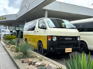 ハイエースバンディーゼル4WD　丸目カスタム　ネオクラシック