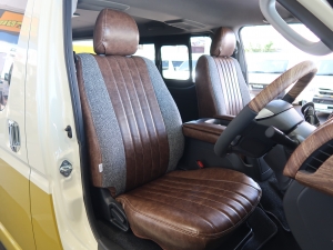 ハイエースバンディーゼル4WD　丸目カスタム　ネオクラシック