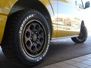 ハイエースバンディーゼル4WD　丸目カスタム　ネオクラシック