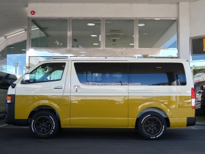ハイエースバンディーゼル4WD　丸目カスタム　ネオクラシック
