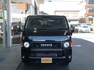 ハイエースバン丸目カスタム　　ネオクラシック