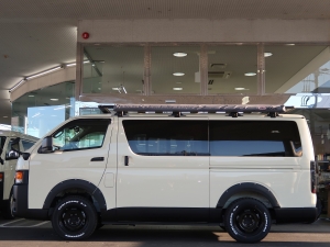 ハイエースバンディーゼル4WD　丸目カスタム　ネオクラシック