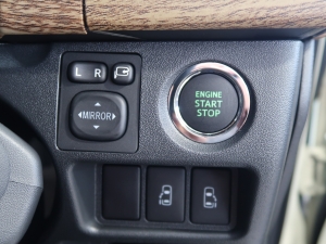 ハイエースバンディーゼル4WD　丸目カスタム　ネオクラシック