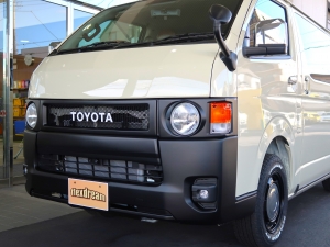 ハイエースバンディーゼル4WD　丸目カスタム　ネオクラシック